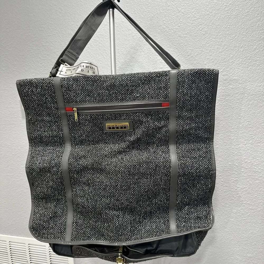 NWT Oscar De La Renta Gray Folding Garment Bag Designer Luggage